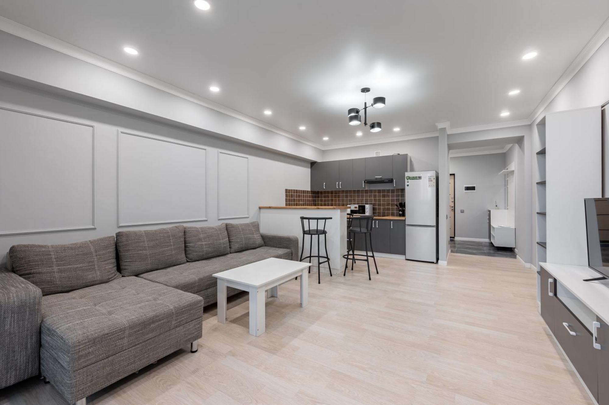 One Bedroom Apartment Next To Arbat In The Heart Of Almaty Exterior photo